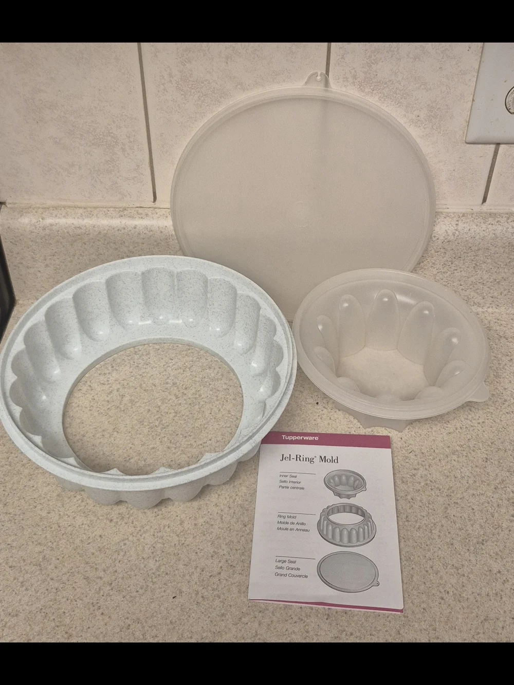 Tupperware Speckled Grey Jel-Ring Mold with Inner Release Core